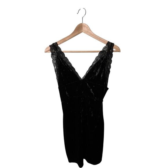Free People Intimately Viper Velvet Slip Dress Sz S Black Lace Chemise Nightie - Picture 3 of 11